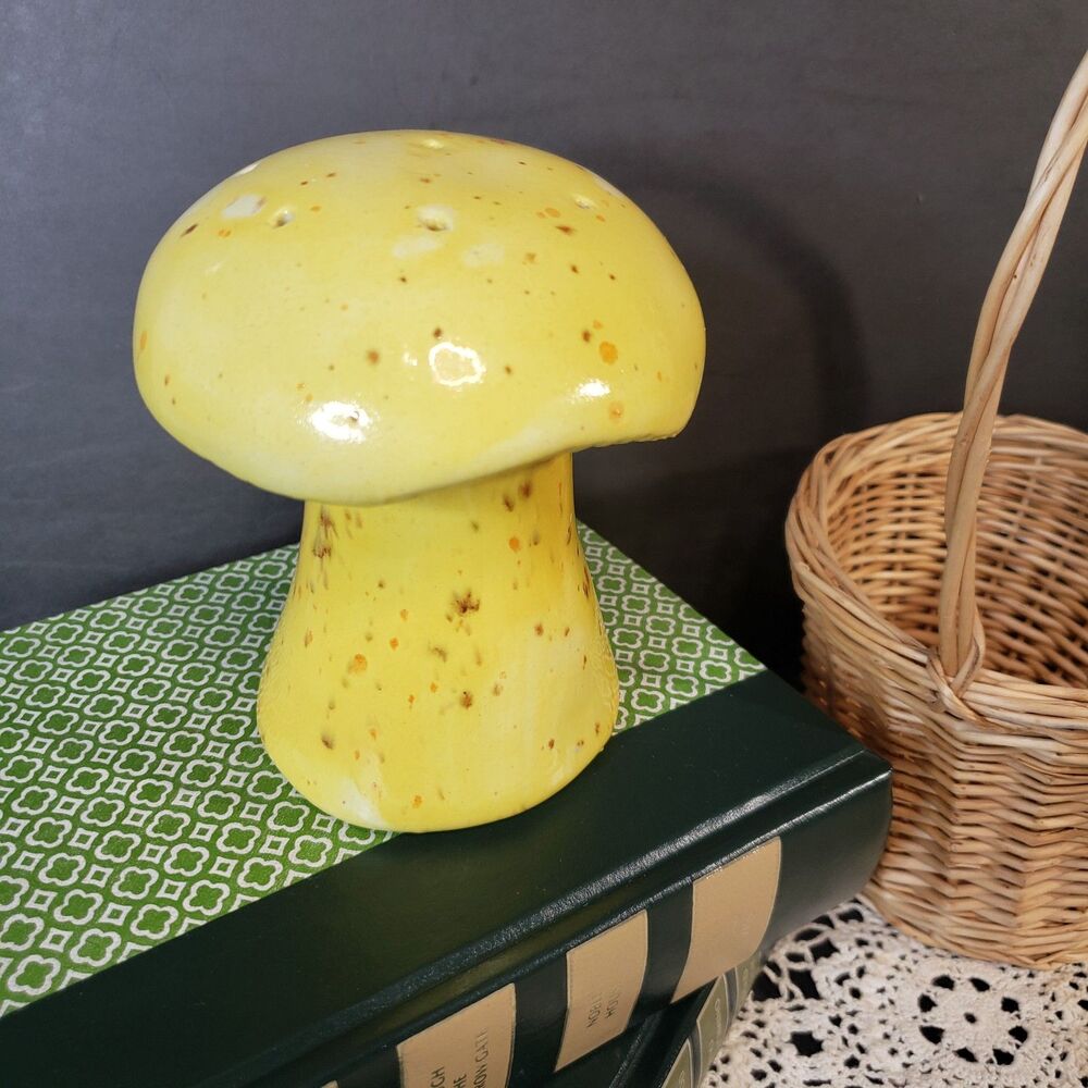 Groovy Vintage Yellow Speckled Ceramic Mushroom Shaker Single 4"